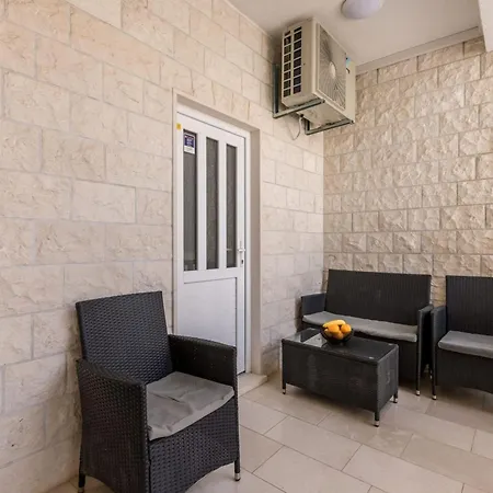 Adriatic Island Sea View Apartment