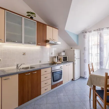 Adriatic Island Sea View Apartment Bol