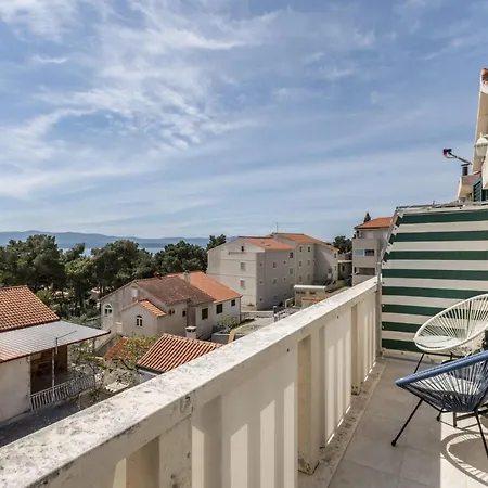 Adriatic Island Sea View Apartment Bol
